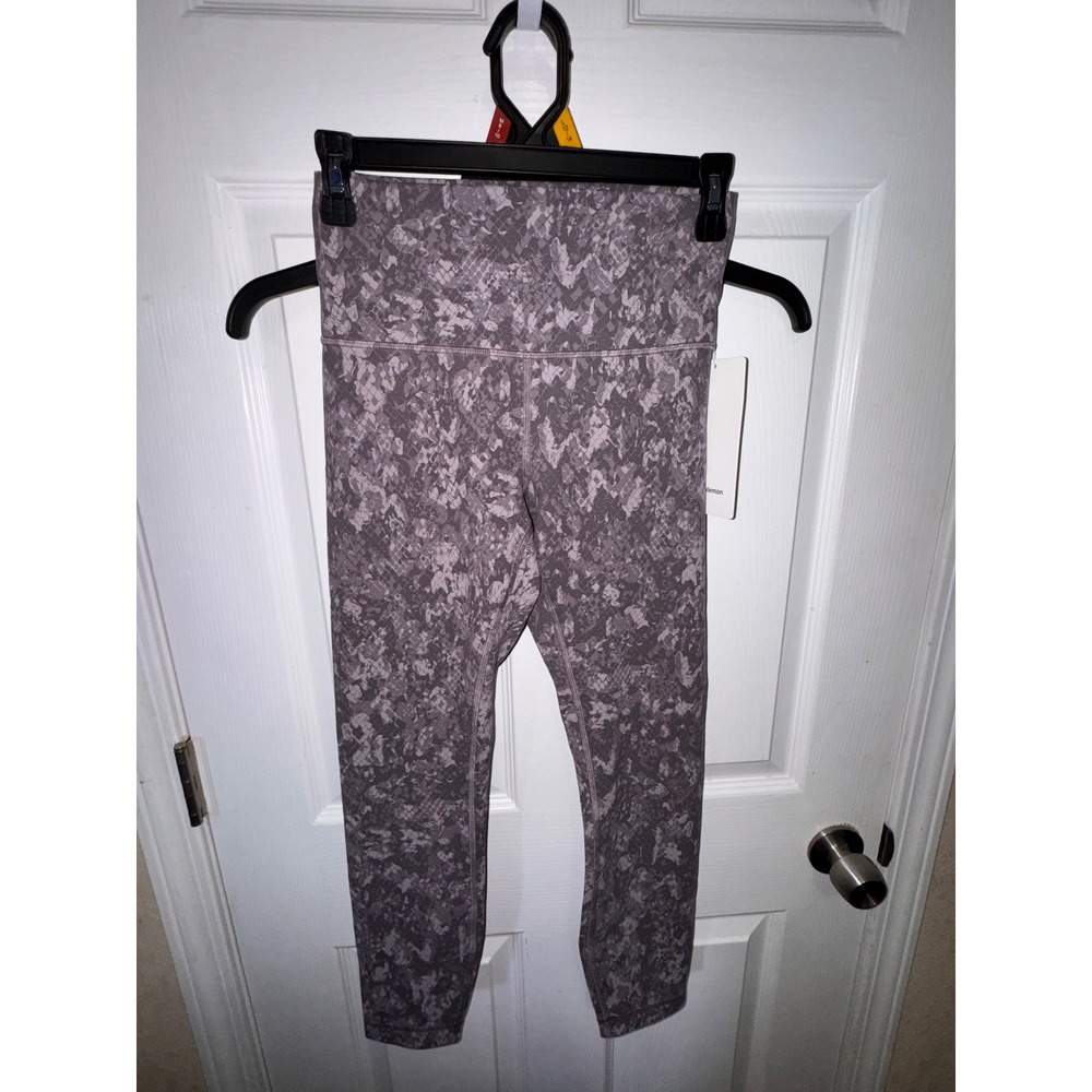 Wunder train sneak print size 6 25"